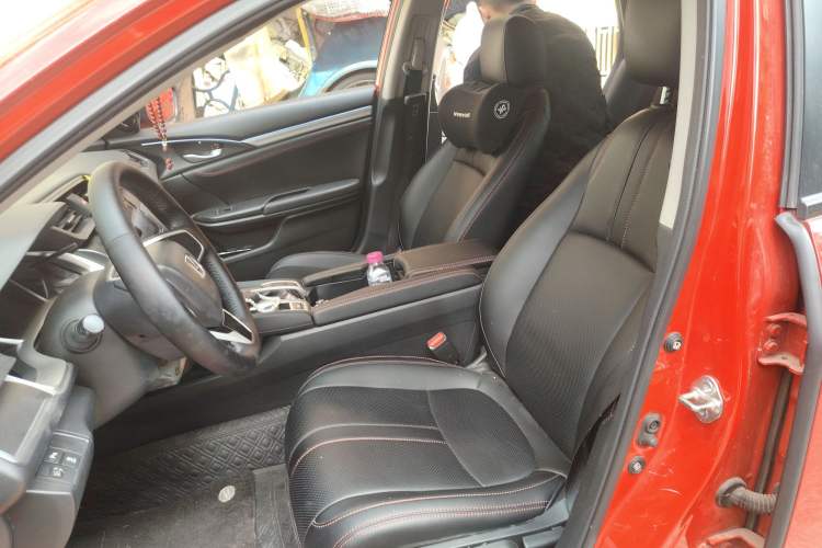 Used Honda Civic 2016 220TURBO CVT Luxury Edition Left Front Seat