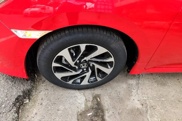 Used Honda Civic 2016 220TURBO CVT Luxury Edition Left Front Wheel Hub