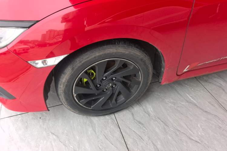 Used Honda Civic 2016 220TURBO Manual Luxury Edition Left Front Wheel Hub