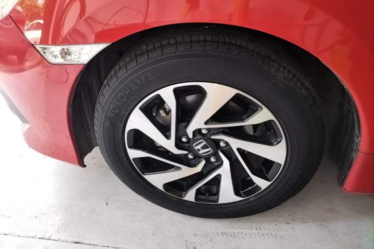 Used Honda Civic 2016 220TURBO CVT Luxury Edition Left Front Wheel Hub