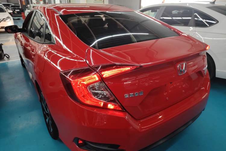 Used Honda Civic 2016 220TURBO CVT Luxury Edition Rear Left 45 Deg