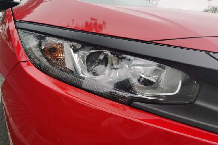 Used Honda Civic 2016 220TURBO Manual Luxury Edition Right Front Headlight
