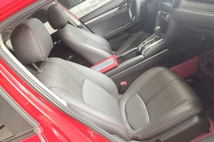 Used Honda Civic 2016 220TURBO CVT Luxury Edition Right Front Seat
