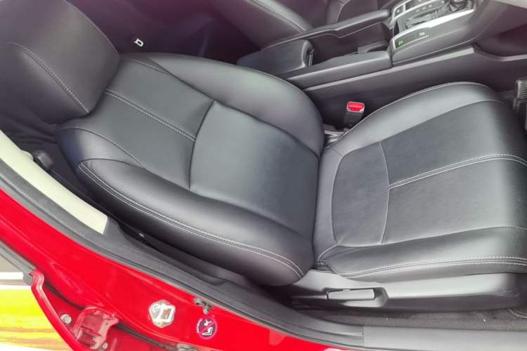 Used Honda Civic 2016 220TURBO CVT Luxury Edition Right Front Seat