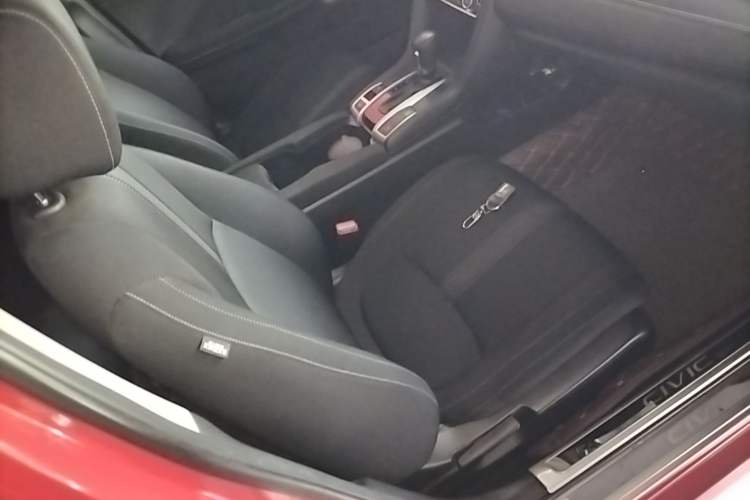 Used Honda Civic 2016 220TURBO CVT Luxury Edition Right Front Seat