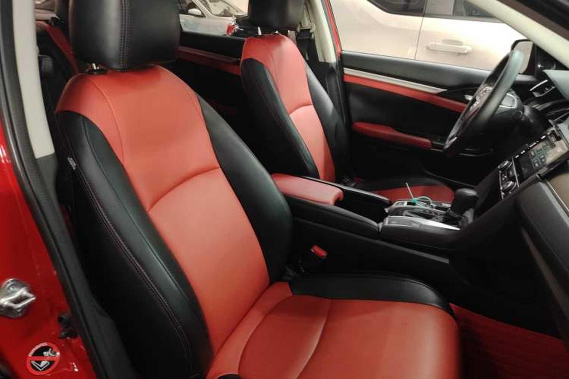 Used Honda Civic 2016 220TURBO CVT Luxury Edition Right Front Seat