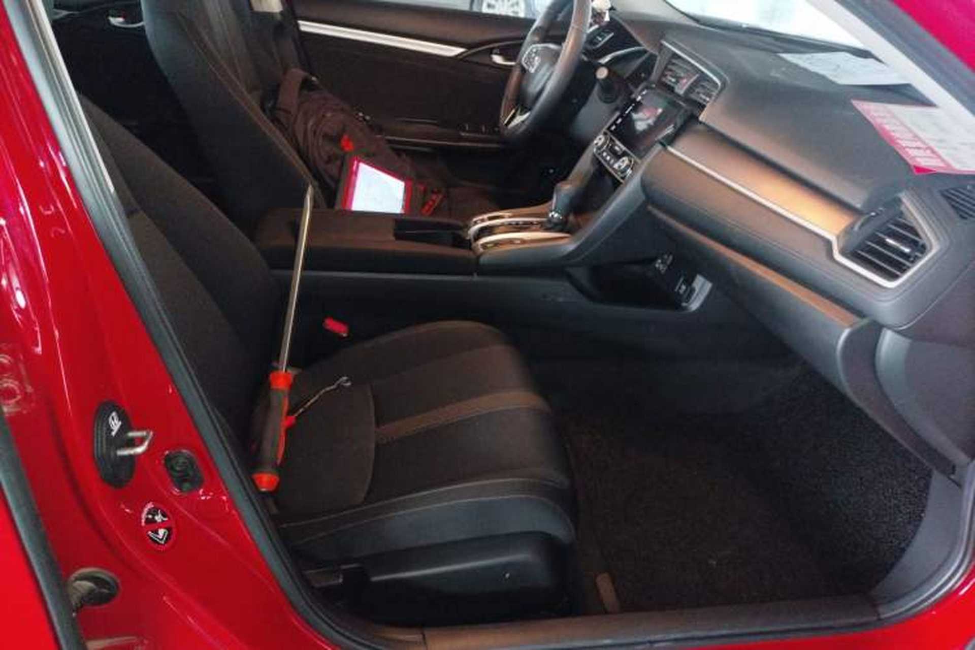 Used Honda Civic 2016 220TURBO CVT Luxury Edition Right Front Seat