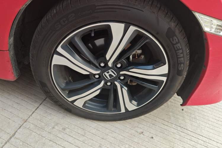 Used Honda Civic 2016 220TURBO CVT Prestige Edition Right Front Wheel Hub