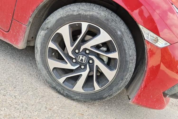 Used Honda Civic 2016 220TURBO CVT Luxury Edition Right Front Wheel Hub