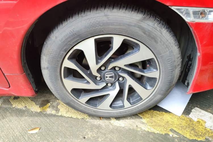 Used Honda Civic 2016 220TURBO CVT Luxury Edition Right Front Wheel Hub