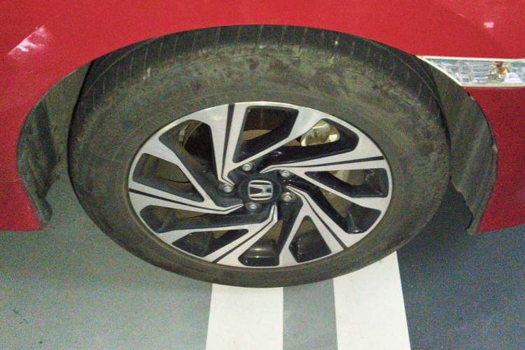 Used Honda Civic 2016 220TURBO CVT Luxury Edition Right Front Wheel Hub