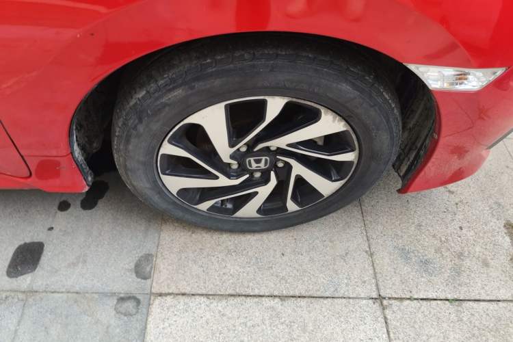 Used Honda Civic 2016 220TURBO Manual Luxury Edition Right Front Wheel Hub