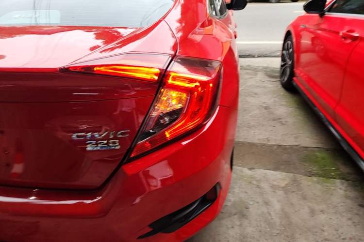 Used Honda Civic 2016 220TURBO CVT Luxury Edition Right Rear Taillight