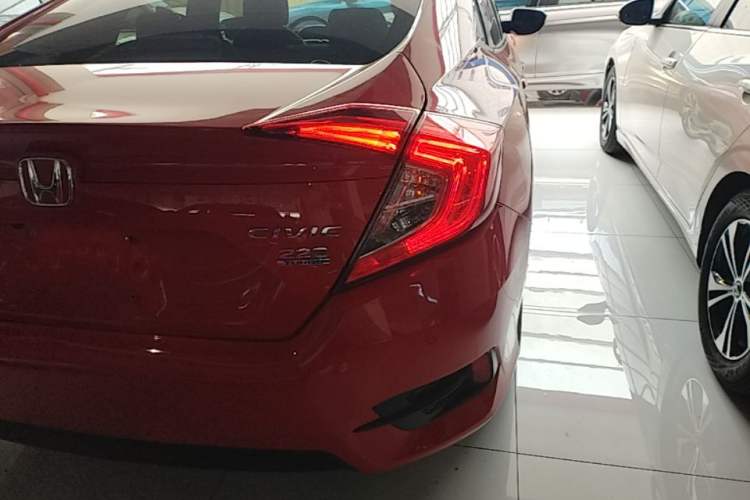 Used Honda Civic 2016 220TURBO CVT Luxury Edition Right Rear Taillight
