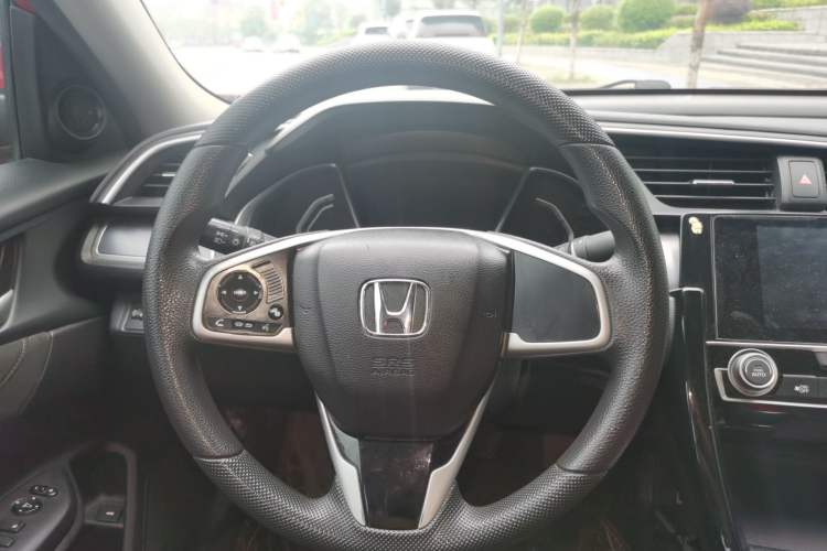 Used Honda Civic 2016 220TURBO Manual Luxury Edition Steering Wheel
