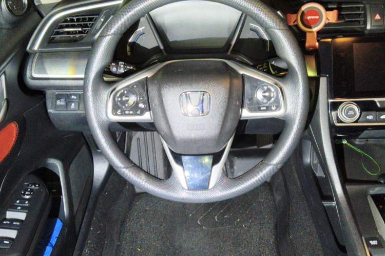 Used Honda Civic 2016 220TURBO CVT Luxury Edition Steering Wheel