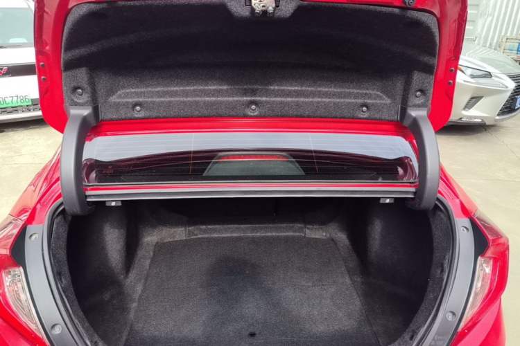Used Honda Civic 2016 220TURBO CVT Luxury Edition Trunk