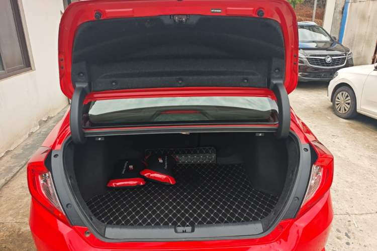 Used Honda Civic 2016 220TURBO CVT Luxury Edition Trunk