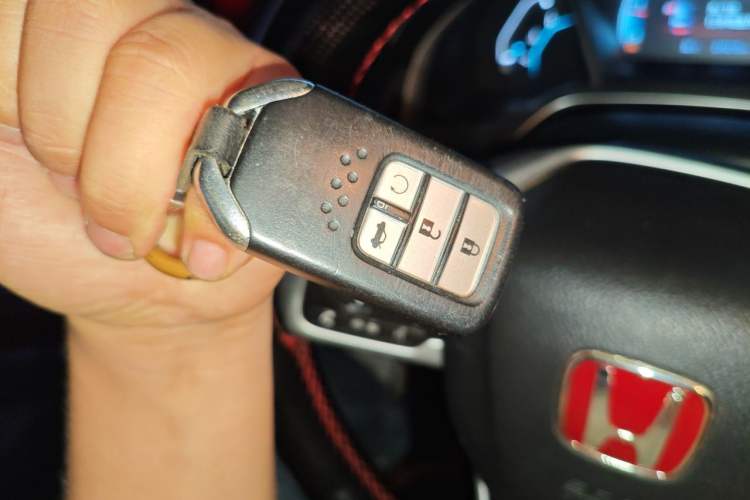 Used Honda Civic 2016 220TURBO CVT Luxury Edition Vehicle Key