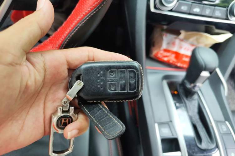 Used Honda Civic 2016 220TURBO CVT Luxury Edition Vehicle Key