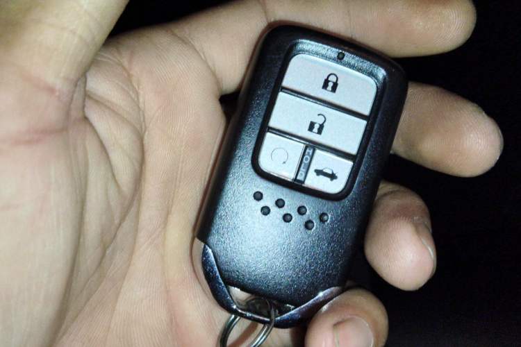 Used Honda Civic 2016 220TURBO CVT Luxury Edition Vehicle Key