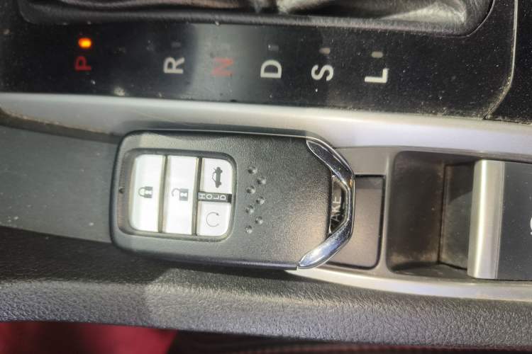 Used Honda Civic 2016 220TURBO CVT Luxury Edition Vehicle Key
