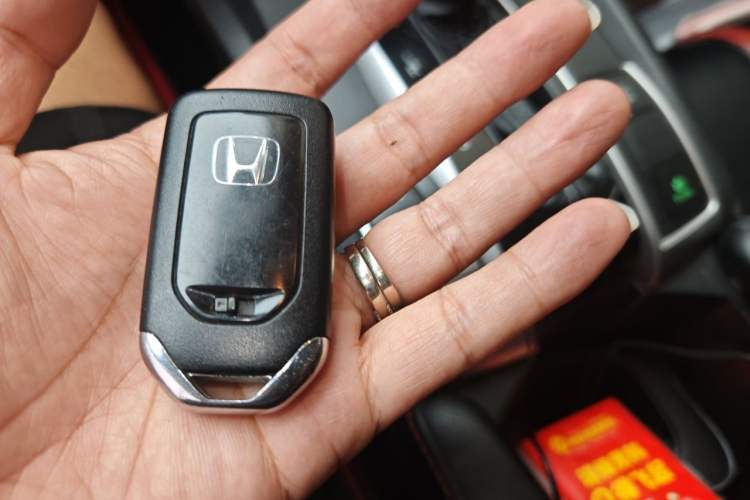 Used Honda Civic 2016 220TURBO CVT Luxury Edition Vehicle Key