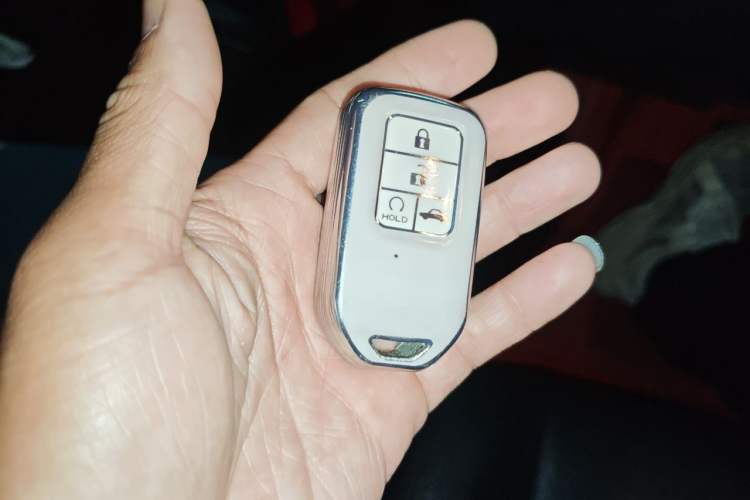 Used Honda Civic 2016 220TURBO CVT Luxury Edition Vehicle Key
