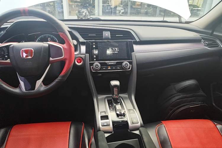 Used Honda Civic 2016 220TURBO CVT Luxury Edition Audio And AC Panel
