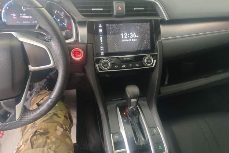 Used Honda Civic 2016 220TURBO CVT Luxury Edition Audio And AC Panel