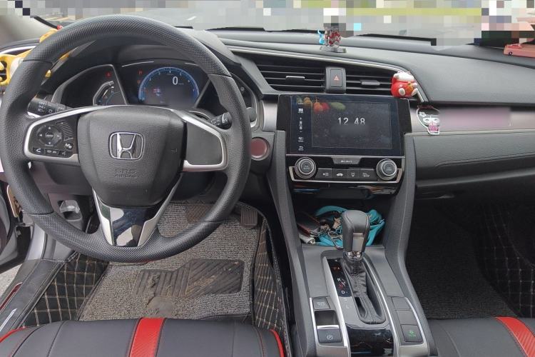 Used Honda Civic 2016 220TURBO CVT Luxury Edition Center Console