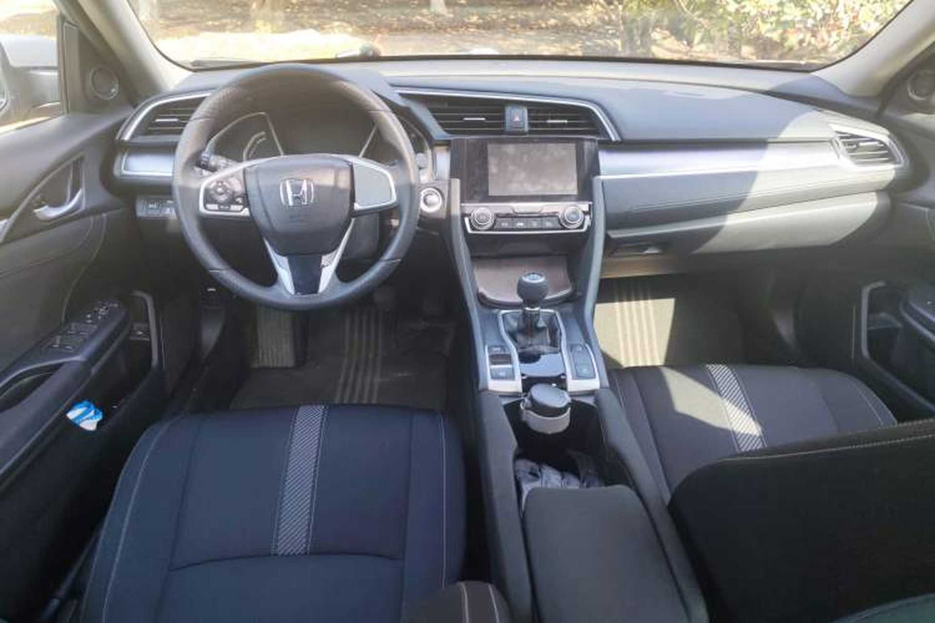 Used Honda Civic 2016 220TURBO Manual Luxury Edition Center Console