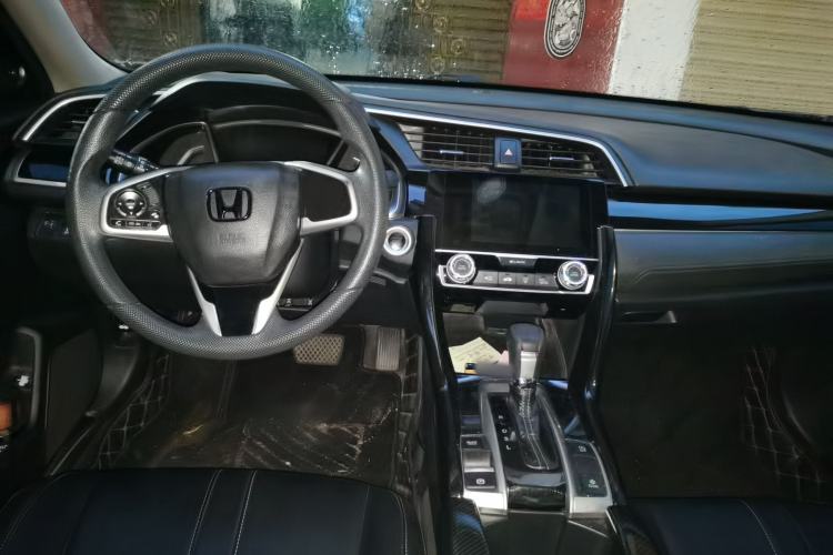 Used Honda Civic 2016 220TURBO CVT Luxury Edition Center Console
