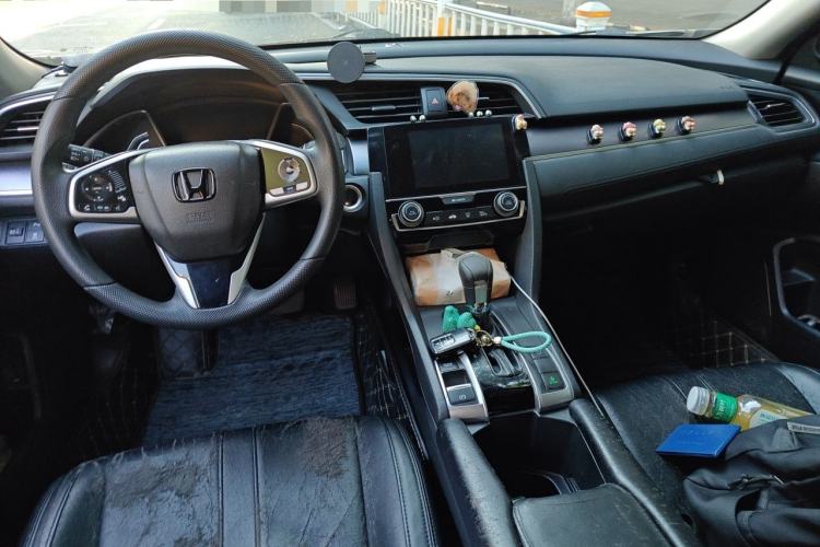Used Honda Civic 2016 220TURBO CVT Luxury Edition Center Console