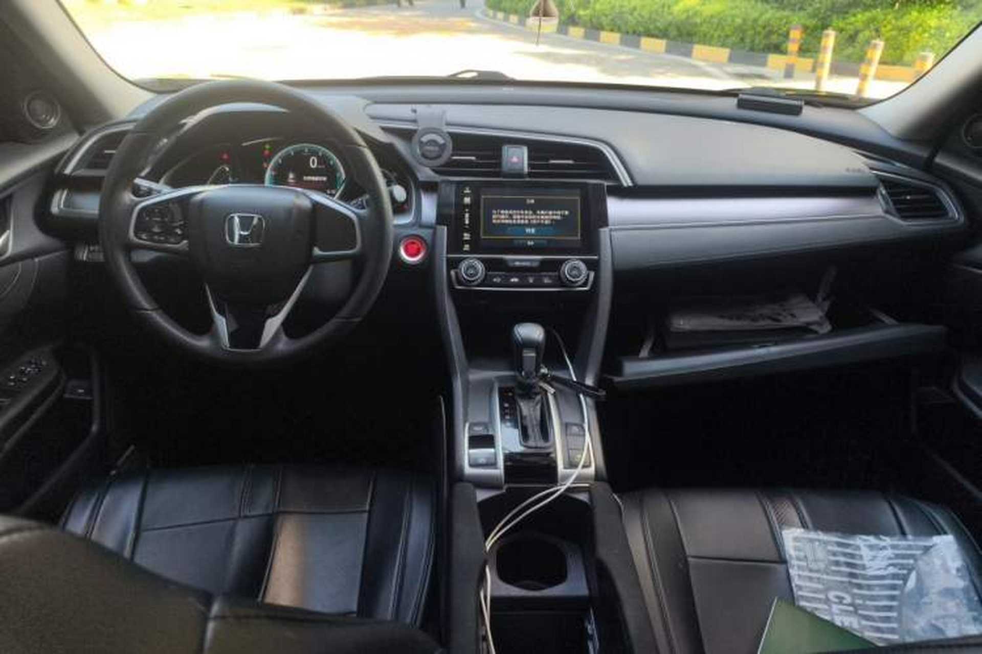 Used Honda Civic 2016 220TURBO CVT Luxury Edition Center Console