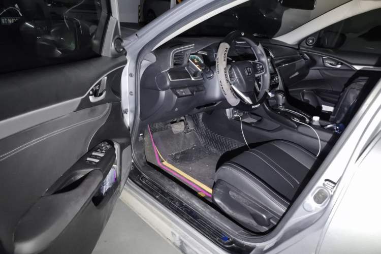 Used Honda Civic 2016 220TURBO CVT Luxury Edition Driver Seat