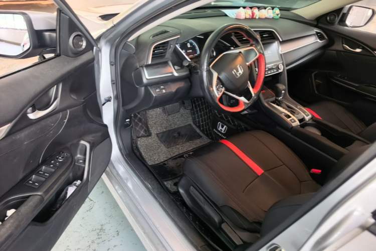 Used Honda Civic 2016 220TURBO CVT Luxury Edition Driver Seat