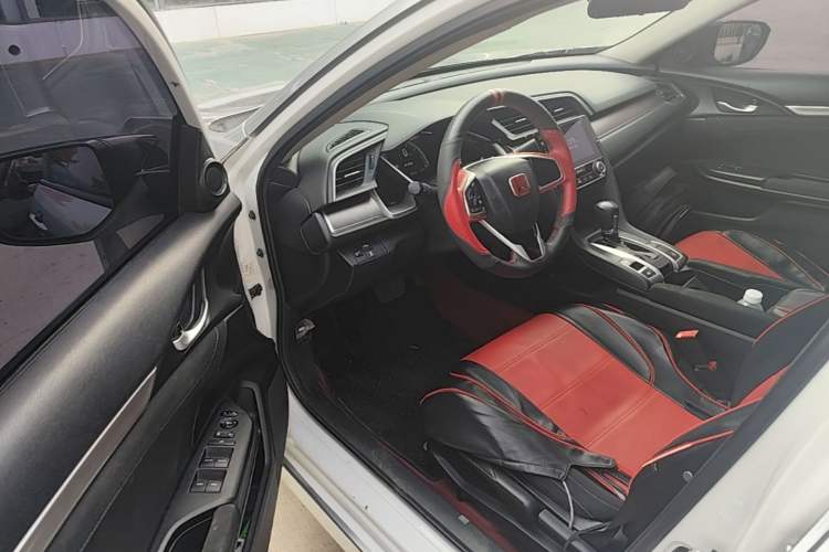 Used Honda Civic 2016 220TURBO CVT Luxury Edition Driver Seat