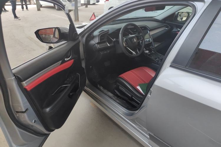 Used Honda Civic 2016 220TURBO CVT Luxury Edition Driver Seat