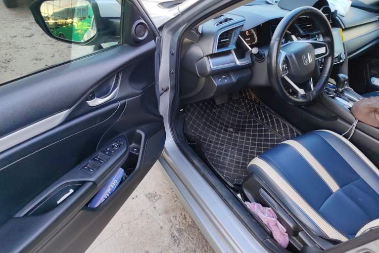 Used Honda Civic 2016 220TURBO CVT Luxury Edition Driver Seat