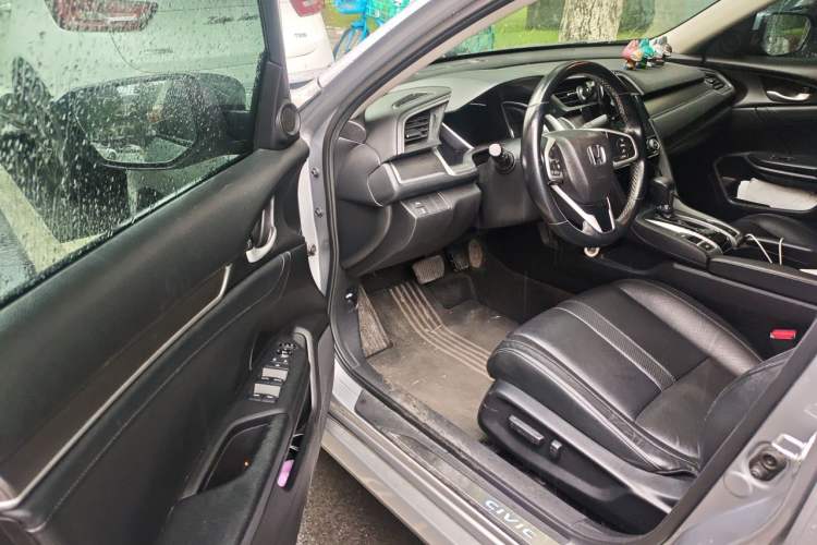 Used Honda Civic 2016 220TURBO CVT Prestige Edition Driver Seat