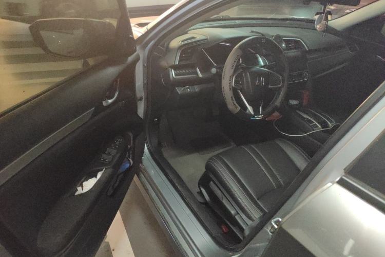 Used Honda Civic 2016 220TURBO CVT Luxury Edition Driver Seat