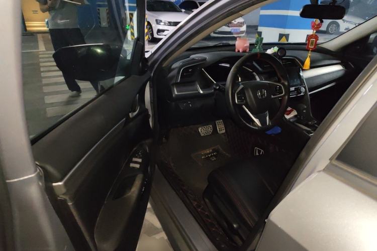 Used Honda Civic 2016 220TURBO CVT Luxury Edition Driver Seat