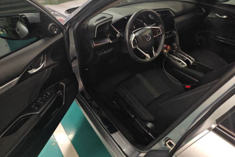 Used Honda Civic 2016 220TURBO CVT Luxury Edition Driver Seat