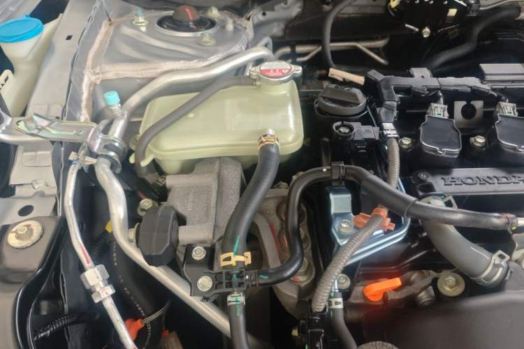 Used Honda Civic 2016 220TURBO CVT Luxury Edition Engine Bay Right