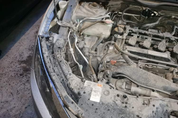Used Honda Civic 2016 220TURBO CVT Luxury Edition Engine Bay Right