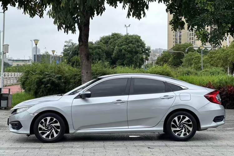 Used Honda Civic 2016 220TURBO CVT Luxury Edition Exterior 8