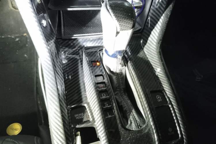 Used Honda Civic 2016 220TURBO CVT Luxury Edition Gear Lever