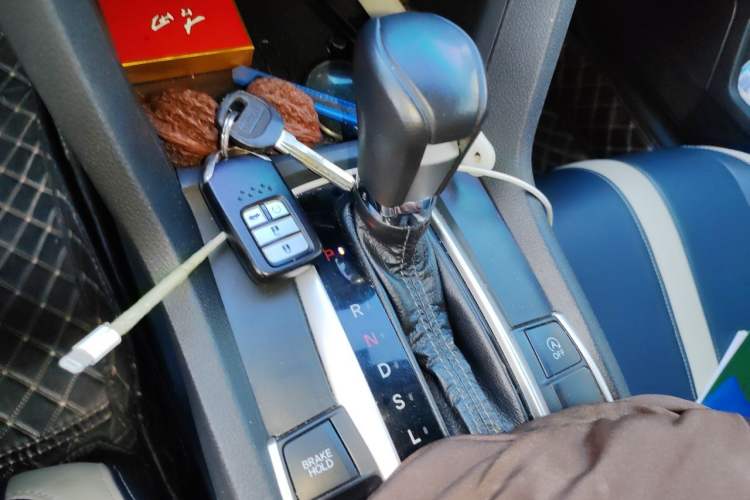 Used Honda Civic 2016 220TURBO CVT Luxury Edition Gear Lever