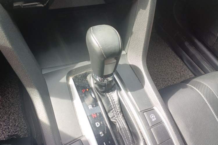 Used Honda Civic 2016 220TURBO CVT Prestige Edition Gear Lever